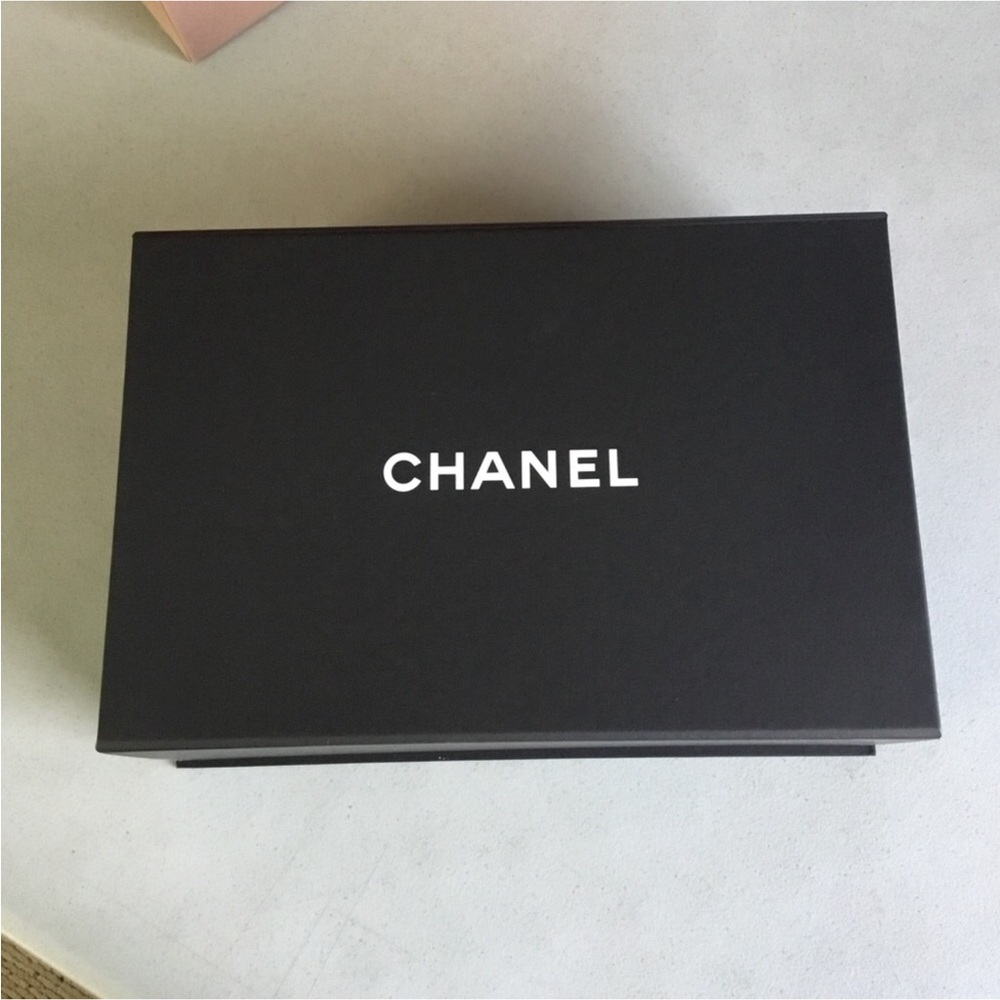 CHANEL EMPTY INNER MAGNET BOX SMALL DUST BAG & BOOK NO LABELS